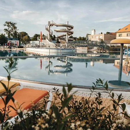 New Eva In Jicin, 2 Bedrooms And Balcony, Czech Paradise * Jičín