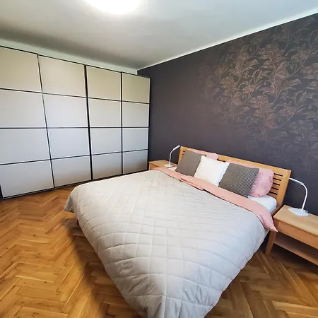 New Eva In Jicin, 2 Bedrooms And Balcony, Czech Paradise * Jičín